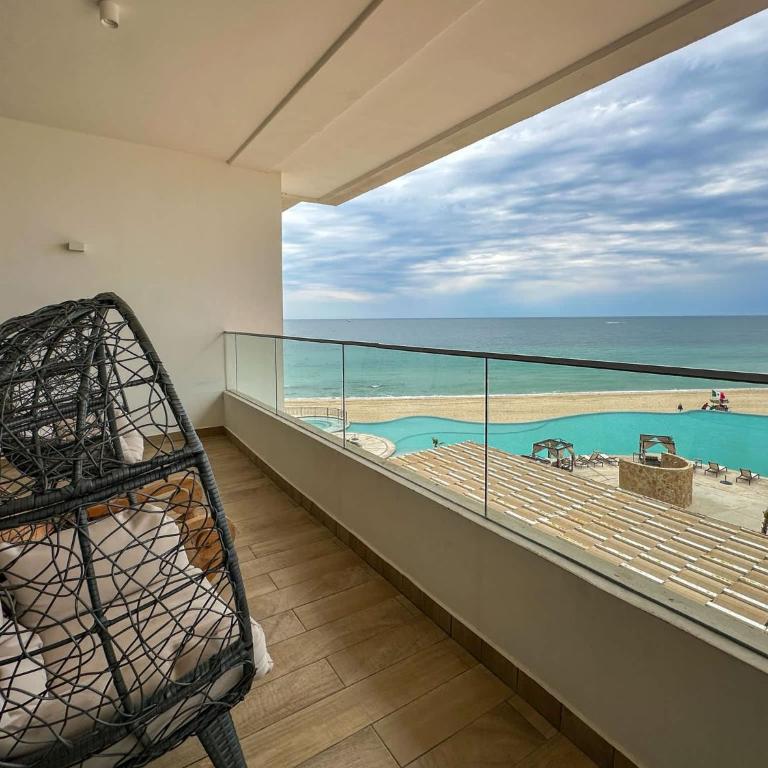 Stunning 3rd Floor Beachfront Condo - Apartamento - 12