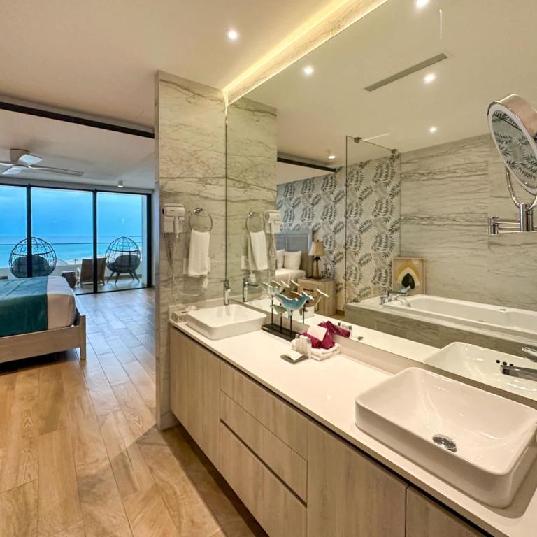 Stunning 3rd Floor Beachfront Condo - Apartamento - 34