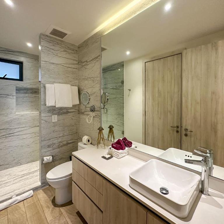 Stunning 3rd Floor Beachfront Condo - Apartamento - 49