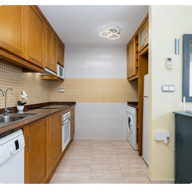 Carina Apartment & Parking - One-Bedroom Apartment - 16