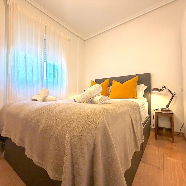 Atico con terraza privada , a 100 metros de playa Levante Santa Pola - Apartamento de 1 dormitorio - 9