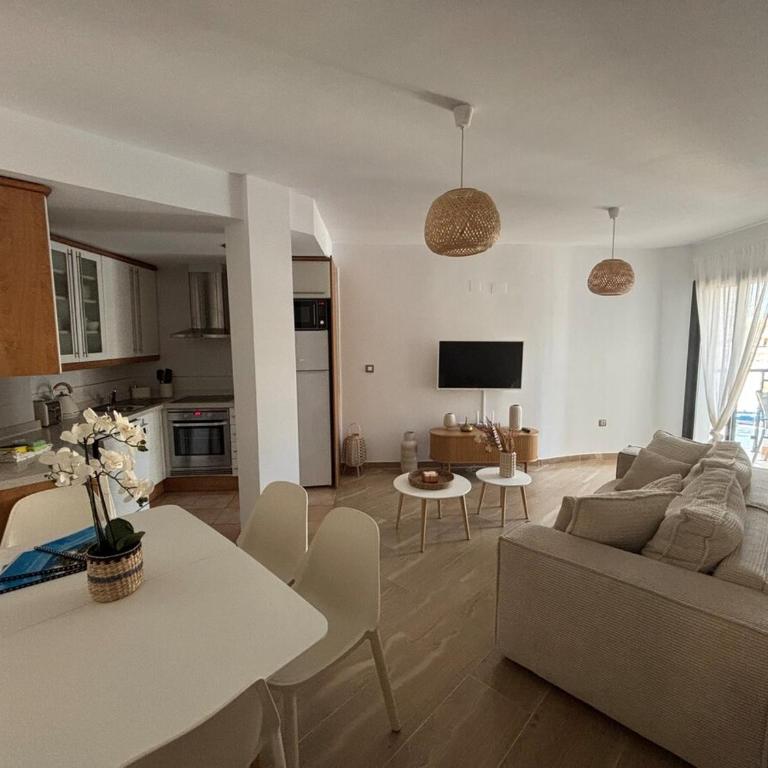 Elegant Apartment in Moraira - Residence Calamora - Two-Bedroom Apartment with Pool View - 2