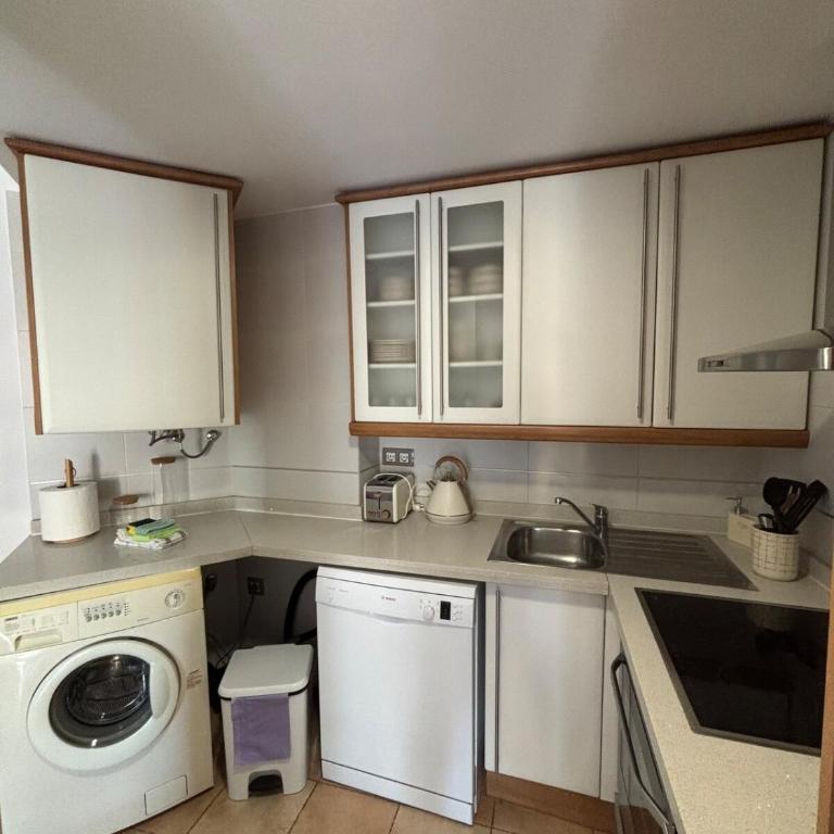 Elegant Apartment in Moraira - Residence Calamora - Two-Bedroom Apartment with Pool View - 8