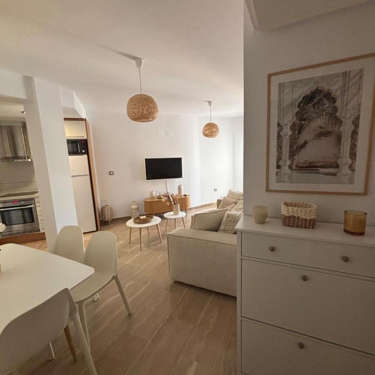 Elegant Apartment in Moraira - Residence Calamora - Two-Bedroom Apartment with Pool View - 3
