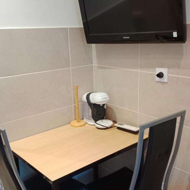 Studio RDC donnant sur trottoir - Appartamento con 1 Camera da Letto - 1