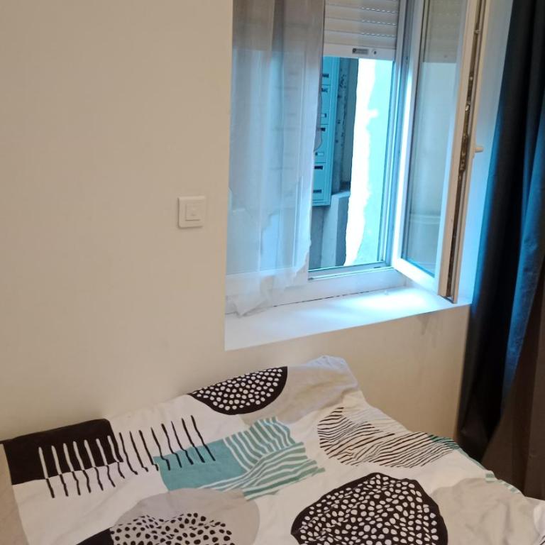 Studio RDC donnant sur trottoir - Appartamento con 1 Camera da Letto - 10