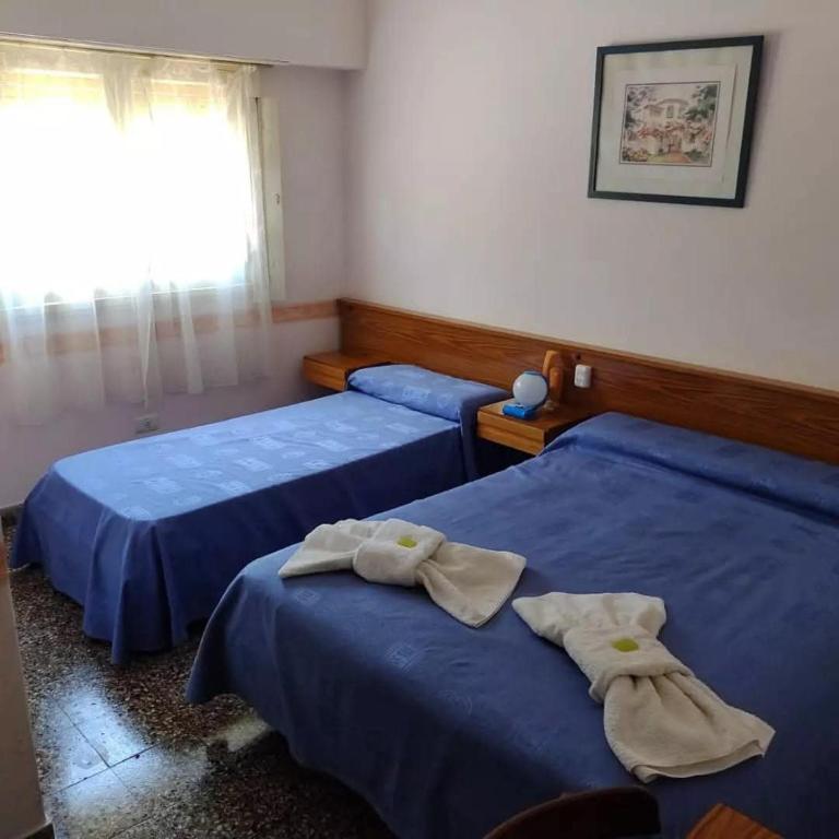 Hotel Celeste - Habitación Triple - 2