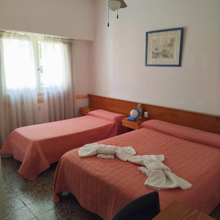 Hotel Celeste - Habitación Triple - 8