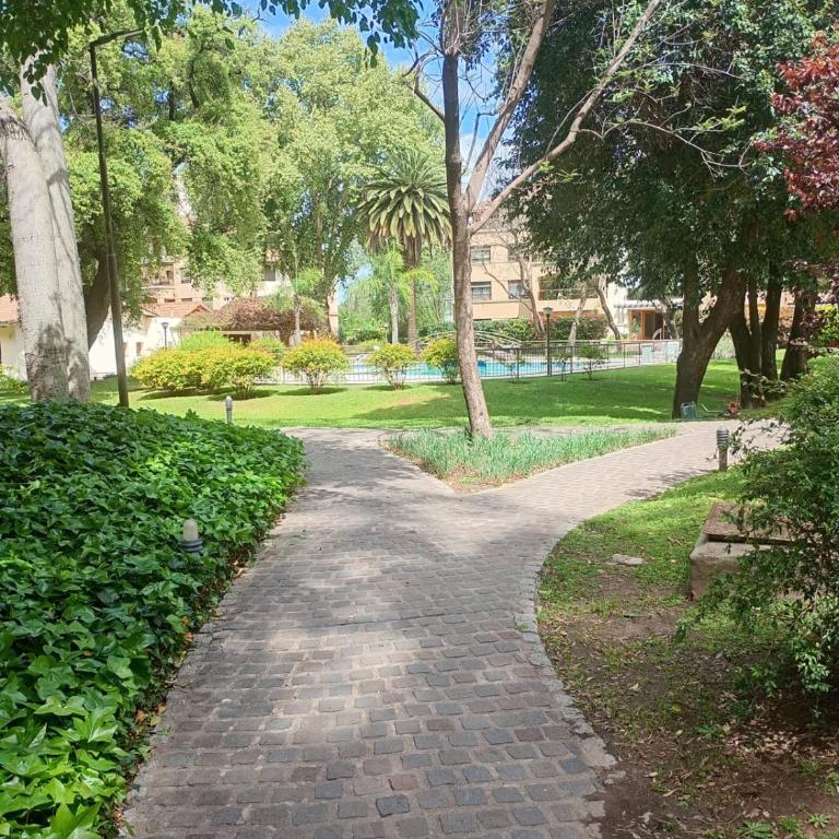 Departamento amoblado de lujo con pileta y gym - Apartamento de 3 dormitorios - 11