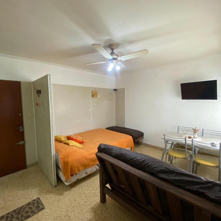 Céntrico, a metros de la peatonal - Apartamento de 1 dormitorio - 3