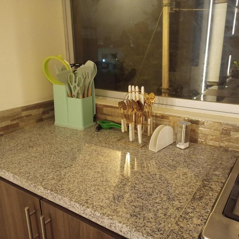 Departamento azul de 2 hab en la Victoria, cerca de universidades con garaje - Two-Bedroom Apartment - 19