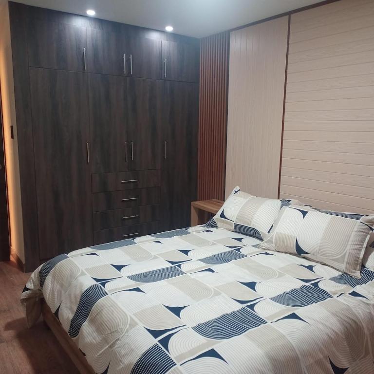 Departamento azul de 2 hab en la Victoria, cerca de universidades con garaje - Two-Bedroom Apartment - 26