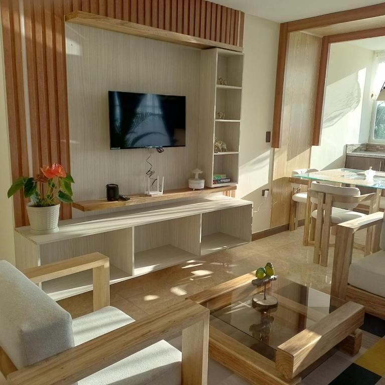 Departamento azul de 2 hab en la Victoria, cerca de universidades con garaje - Two-Bedroom Apartment - 30