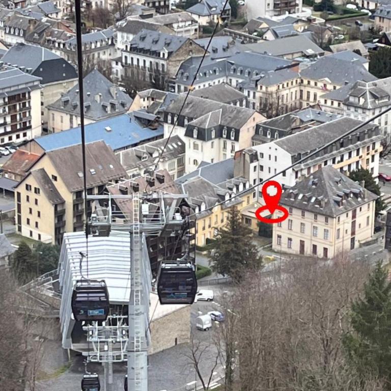 T3 de 75 m2 avec véranda et parking, à 5 min des Thermes à Luchon - Two-Bedroom Apartment - 15