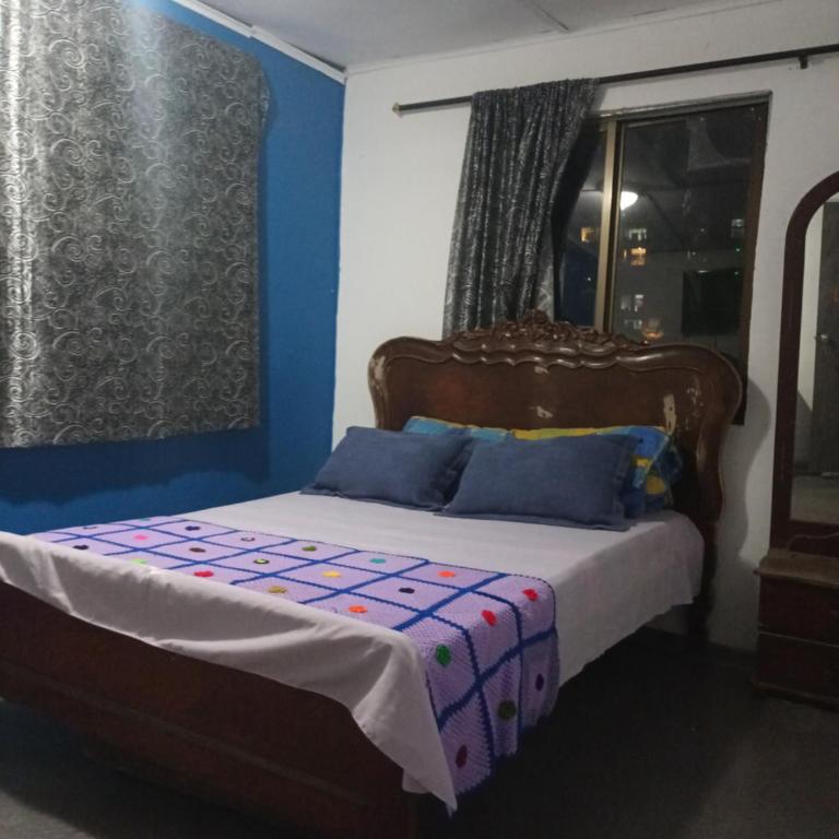 Lugar de Bendición donde el costeño - Habitación con baño compartido - Cama grande - 5