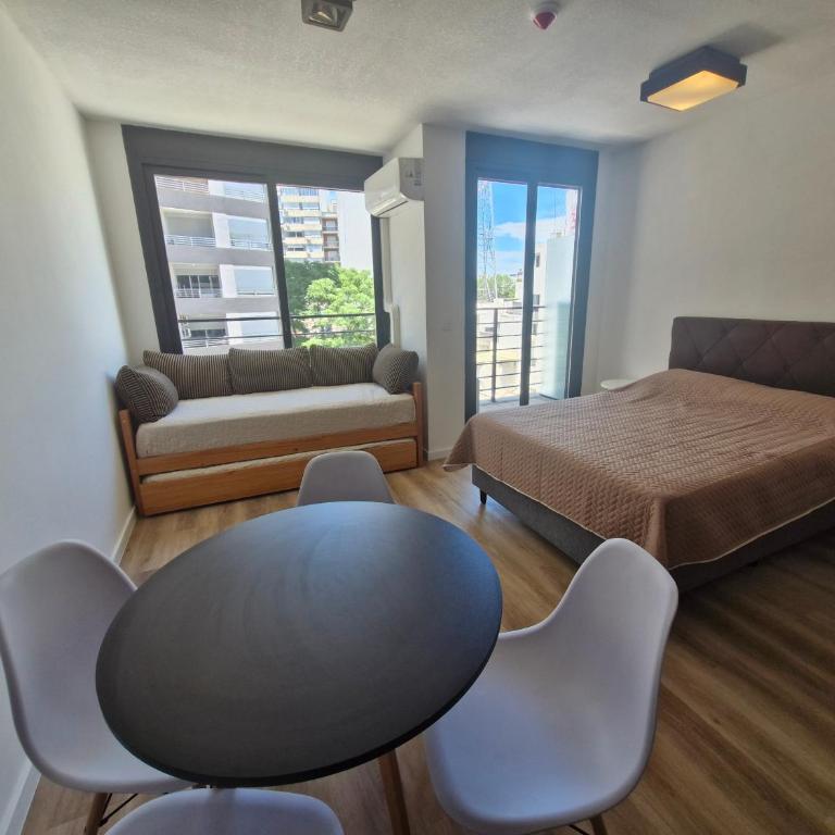 Cerca de todo, monoambiente con parking - One-Bedroom Apartment - 12