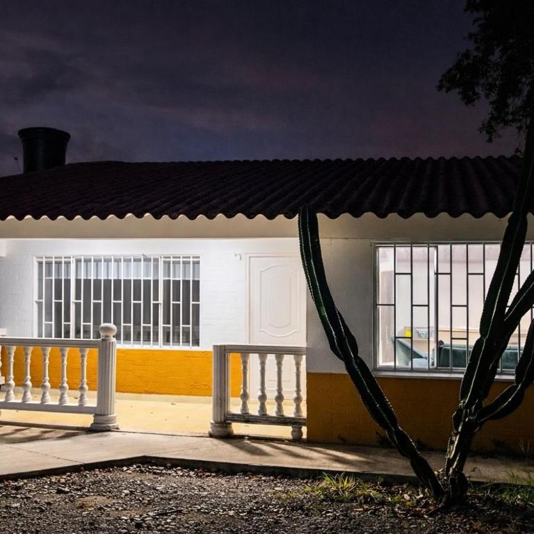 Hotel Campestre Cinco Estrellas - Three-Bedroom Bungalow - 13
