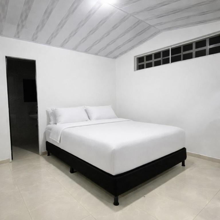 Hotel Campestre Cinco Estrellas - Three-Bedroom Bungalow - 17