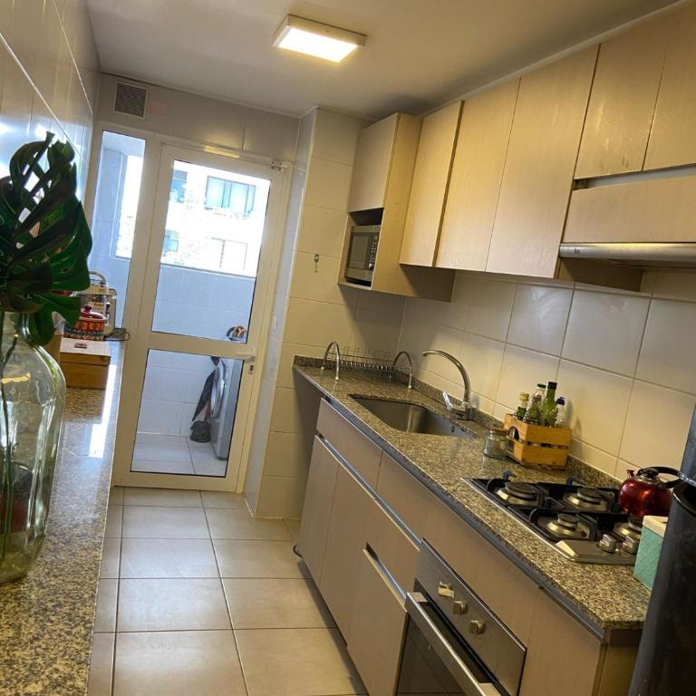 Depto amplio y funcional con estacionamiento - Three-Bedroom Apartment - 3