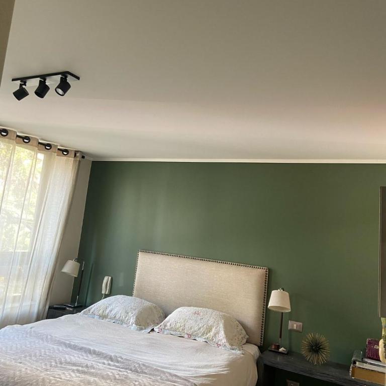 Depto amplio y funcional con estacionamiento - Three-Bedroom Apartment - 6