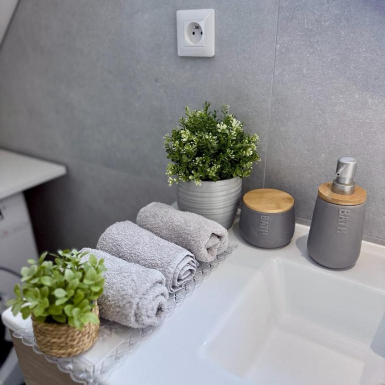 Modern Cocoon Under Roof Parking Close to Tram - Apartamento de 1 dormitorio - 21