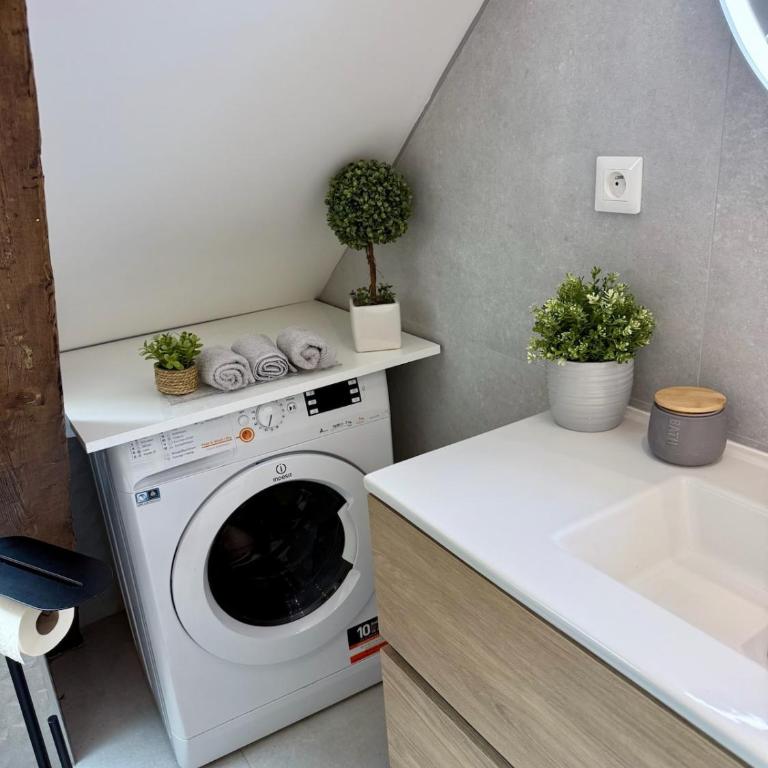 Modern Cocoon Under Roof Parking Close to Tram - Apartamento de 1 dormitorio - 20