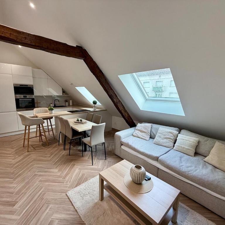 Modern Cocoon Under Roof Parking Close to Tram - Apartamento de 1 dormitorio - 1