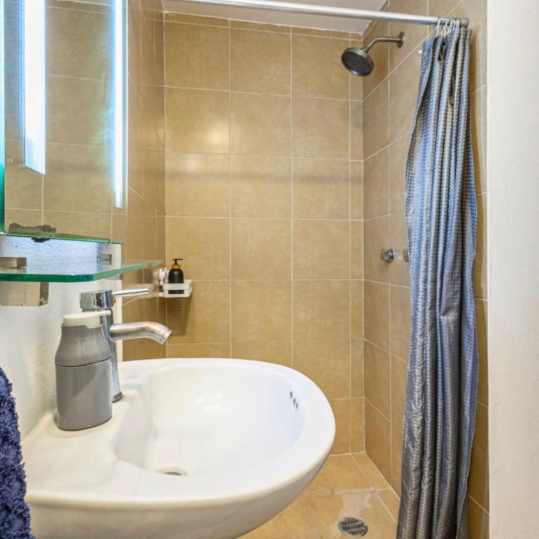 Adam's home with high-speed Internet near Polanco - Apartamento de 2 dormitorios - 23