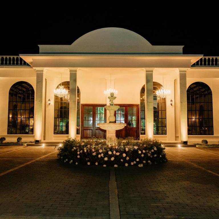 Hotel Catleya Royal Club - Double Room with Balcony - 7