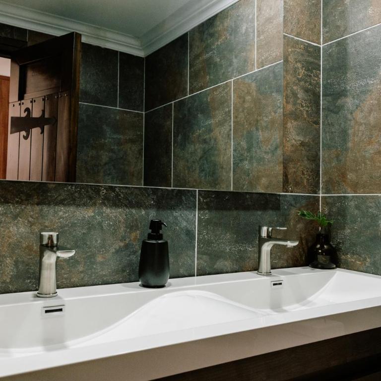 Hotel Catleya Royal Club - Double Room with Balcony - 13