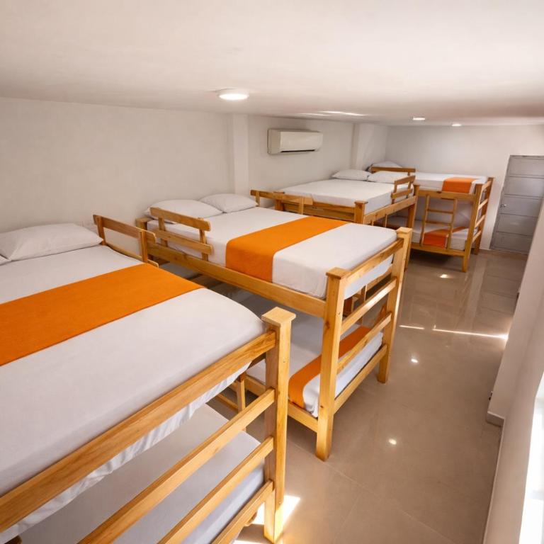 Hostal Mi Casita - Habitación Familiar con baño privado - 1