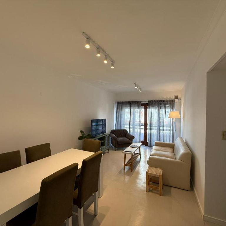 Pleno Alem - Two-Bedroom Apartment with Balcony - 2