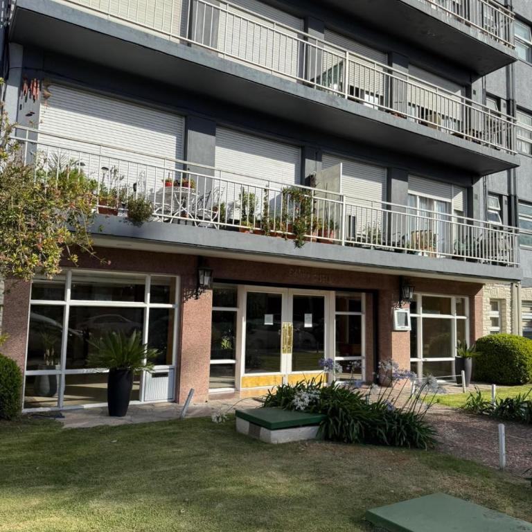 Playa Grande Dpto 4 Pax Aloha Host - Deluxe Two-Bedroom Apartment with Garden View - 15