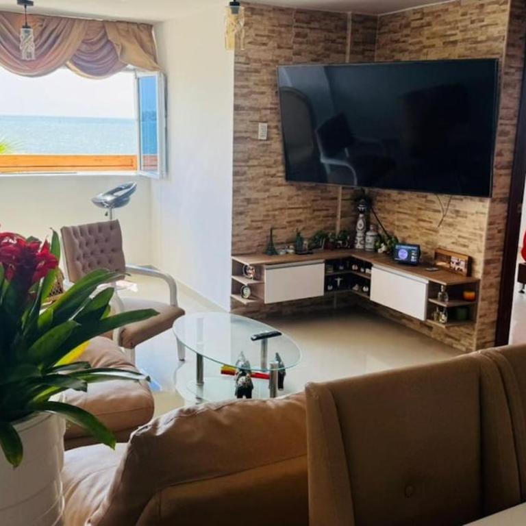 Acogedor espacio familiar - Three-Bedroom Apartment - 1
