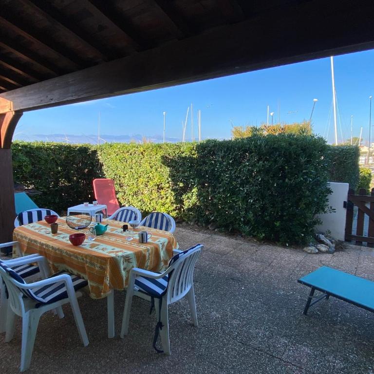 Villa T4 au Bord du Lac avec Terrasse, 6 Pers, Parking, Animaux Acceptés, Classée 1* - FR-1-798-37 - Villa - 4