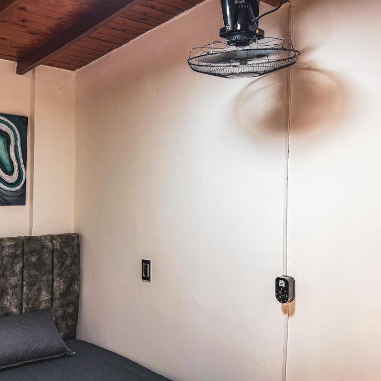 Laureles Coliving House Medellín - Three-Bedroom Townhouse - 15
