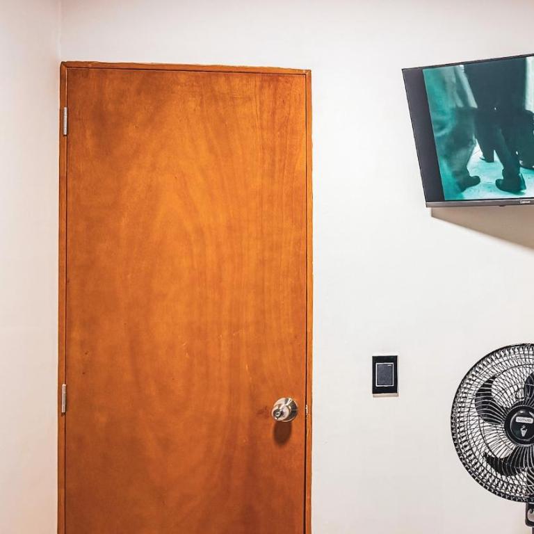 Laureles Coliving House Medellín - Three-Bedroom Townhouse - 28
