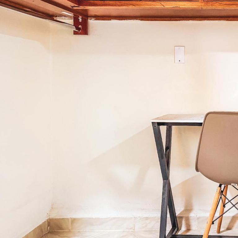 Laureles Coliving House Medellín - Three-Bedroom Townhouse - 26