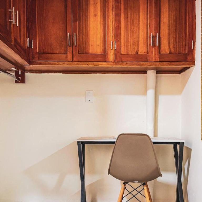 Laureles Coliving House Medellín - Three-Bedroom Townhouse - 32