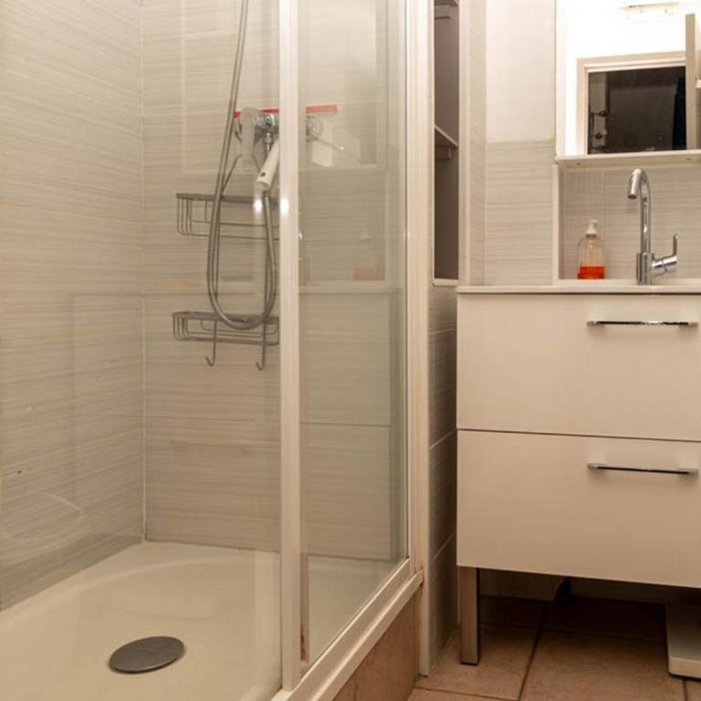 T2 cabine pour 4 pers, accès plage, parking - FR-1-803-98 - Apartment - 8