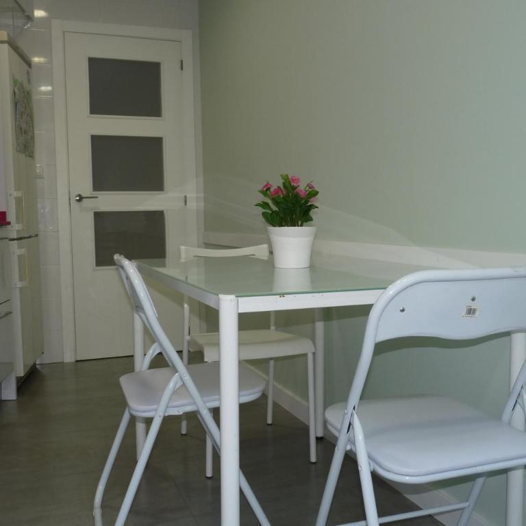 Apartment Savoy - Three-Bedroom Apartment - 8
