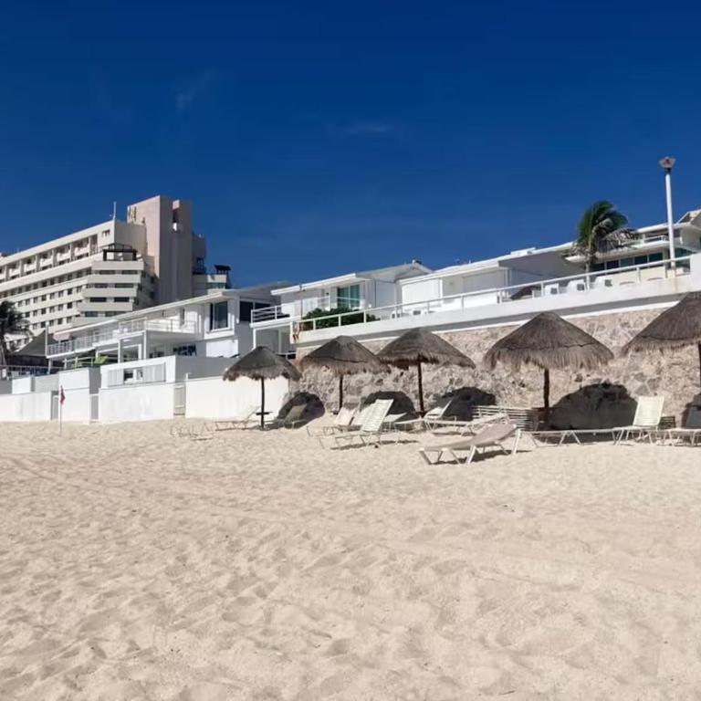Beachfront Apartment in Cancun - One-Bedroom Apartment - 1