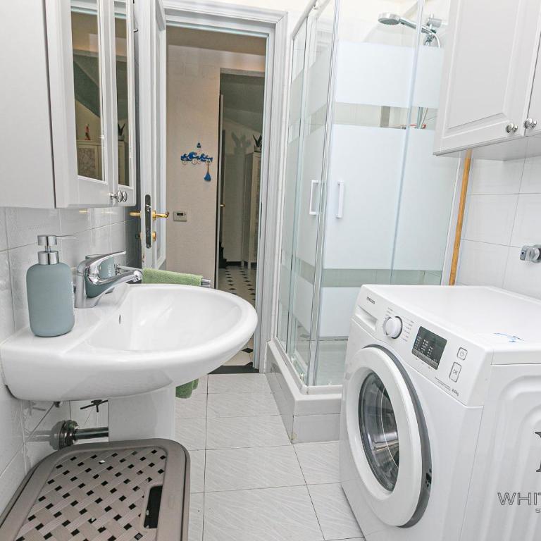 La casa di Vevè by ML WHITE HOUSE - Appartamento con 2 Camere da Letto - 12