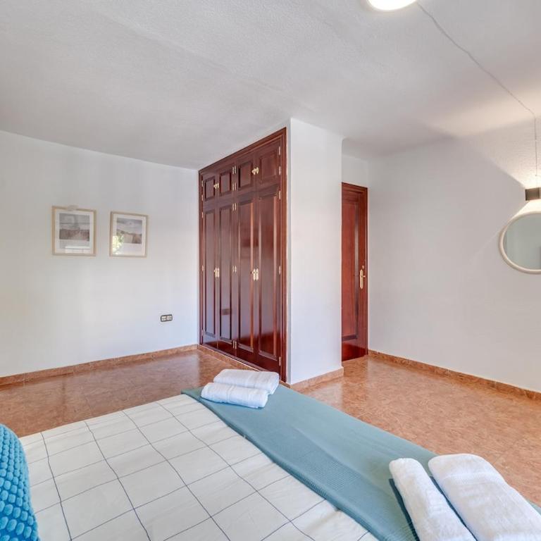 Villa Mari Carmen - Malaga Beach Escape - Four-Bedroom House - 2