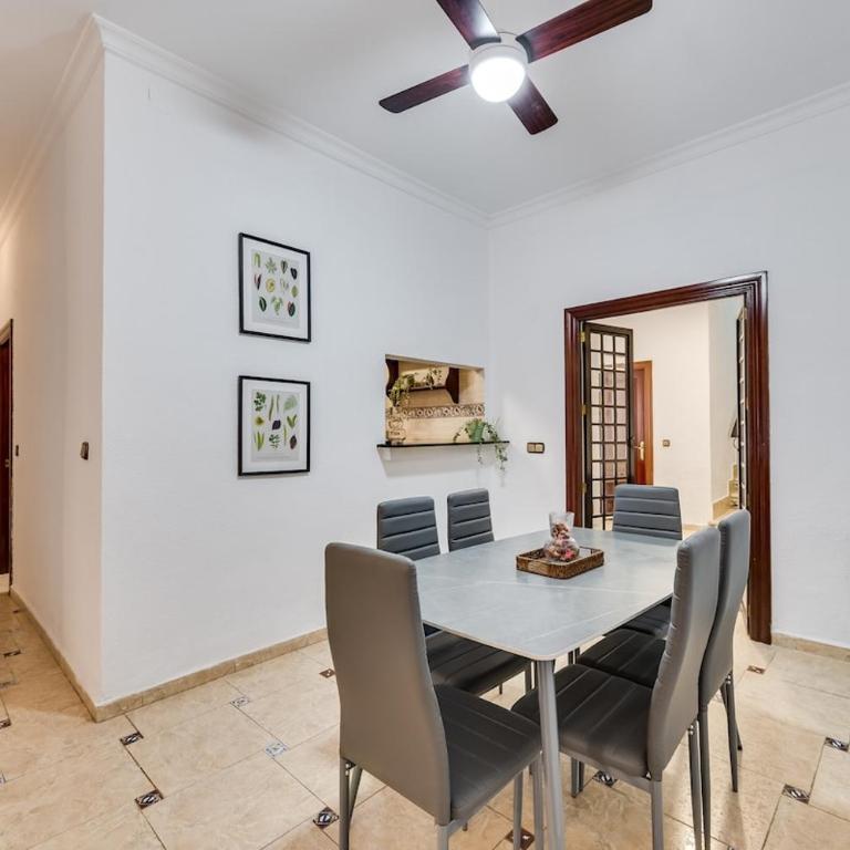 Villa Mari Carmen - Malaga Beach Escape - Four-Bedroom House - 12
