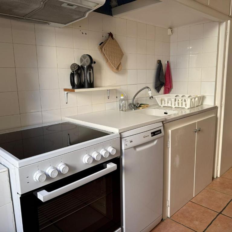 F3 en centre-ville de Banyuls avec terrasse - FR-1-309-58 - Two-Bedroom Apartment - 22