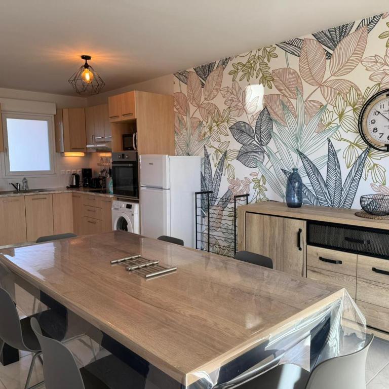 Banyuls T4 climatisé avec parking à 2 pas de la plage - FR-1-309-359 - Three-Bedroom Apartment - 1