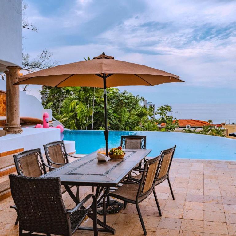 Villa Mozzafiato Private Resort with Full Staff and Heated Pool - Villa - 14