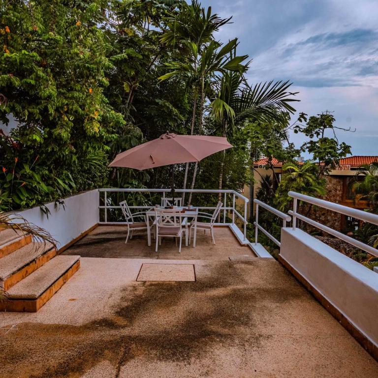 Villa Mozzafiato Private Resort with Full Staff and Heated Pool - Villa - 40