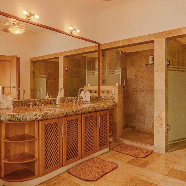 Villa Mozzafiato Private Resort with Full Staff and Heated Pool - Villa - 38